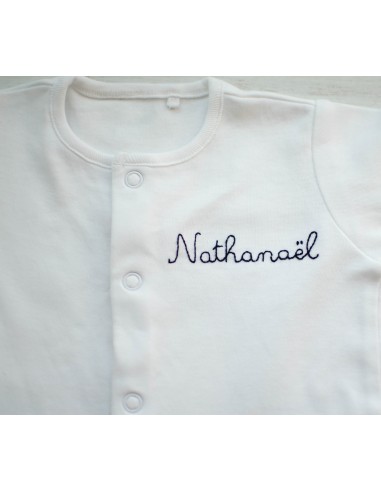 Pyjama en coton brodé à la main