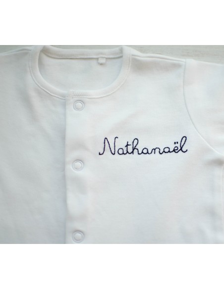 Pyjama en coton brodé à la main