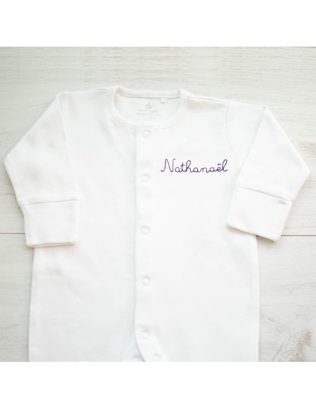 Pyjama en coton brodé à la main